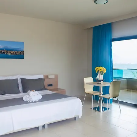 Nautilus Bay Aparthotel 3*
